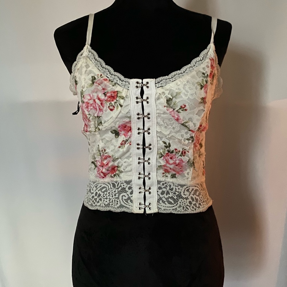 TOP BY FOREVER 21